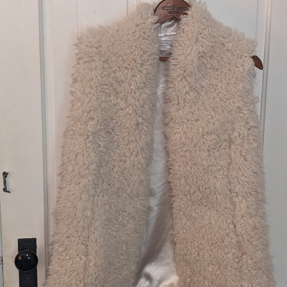 COZY Garnet Hill Faux Fur Vest - Small - Picture 3 of 8